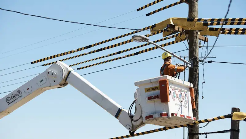 typical street light maintenance