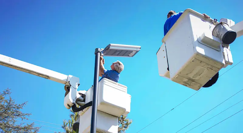 Cleaning of solar street lights