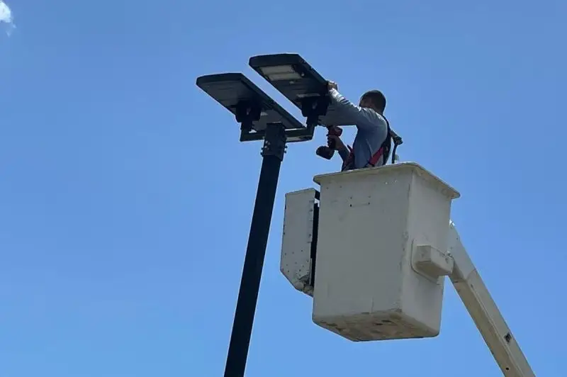 Maintain solar light