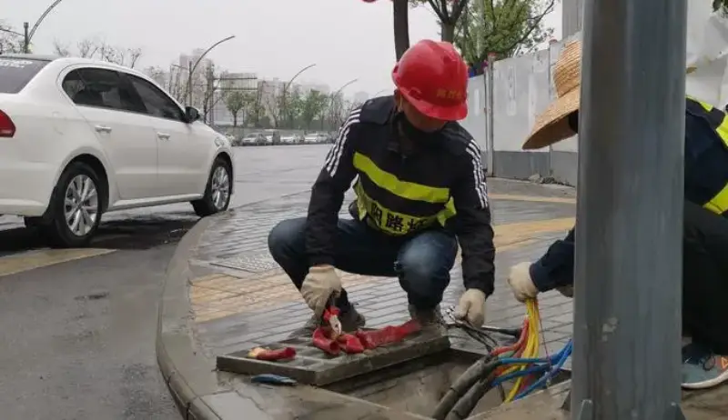 street light cable maintenance